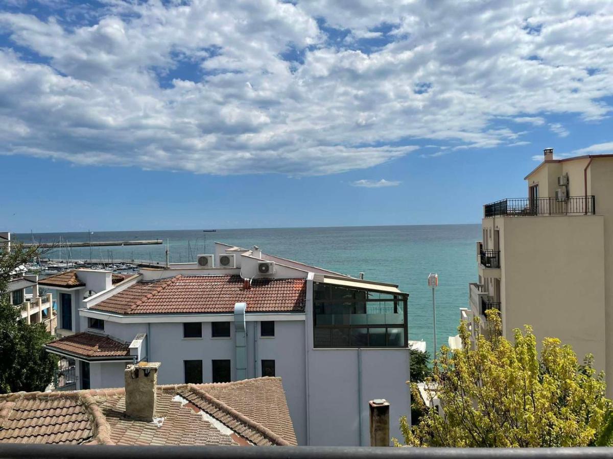 Sea View Apartment Balchik Eksteriør billede